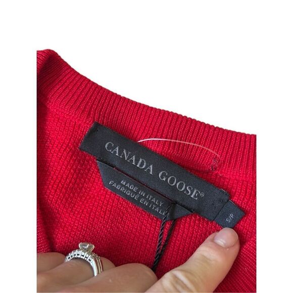 Canada Goose Red McLeod Sweater size S V-neck Pullover Merino Wool - Picture 4 of 14